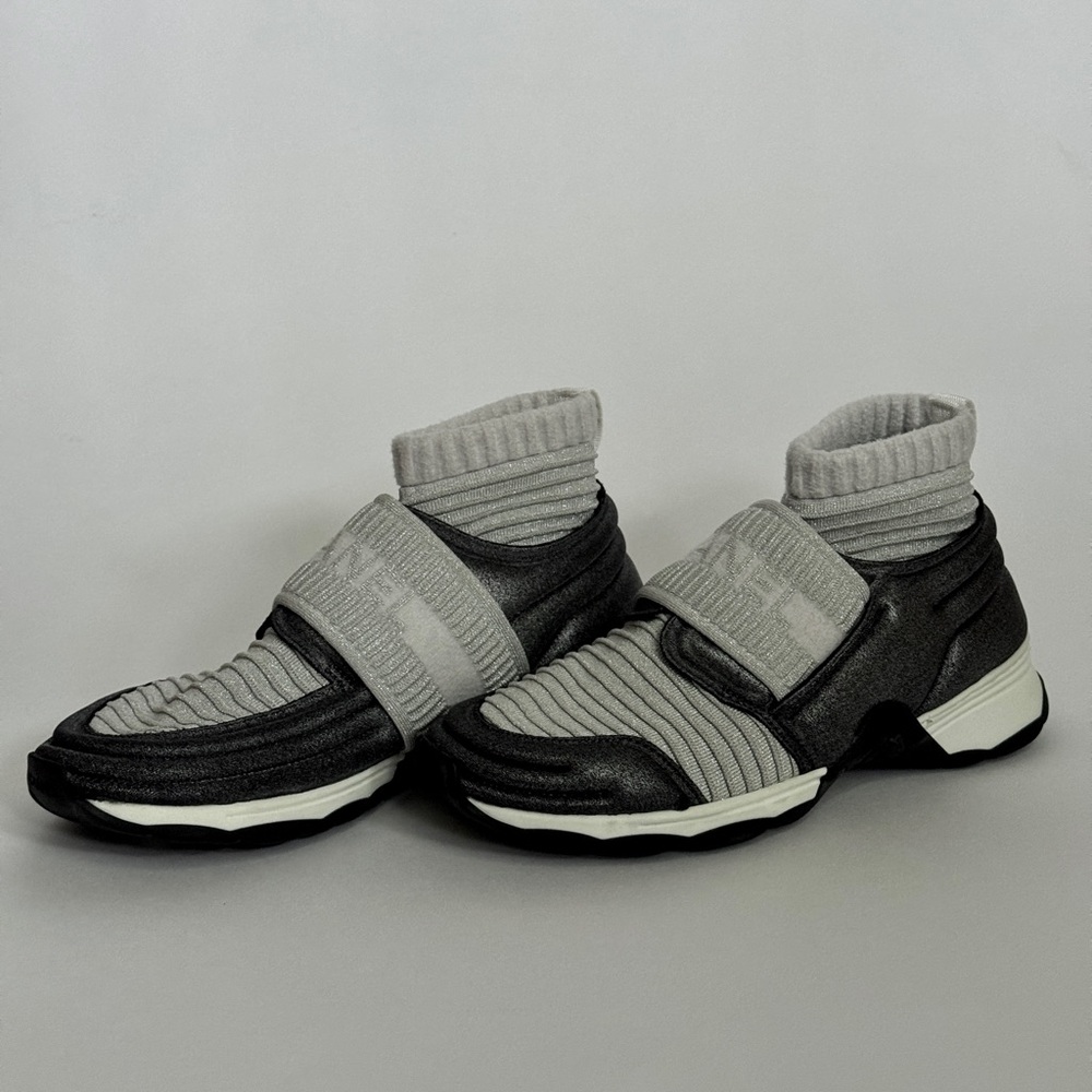 CHANEL Sneakers SZ 5 - Picture 4 of 8